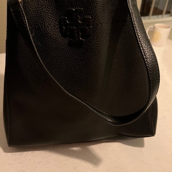Brand new Tory Burch McGraw shoulder bag - Picture 3 of 9